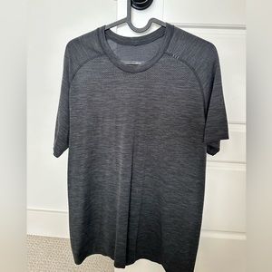 Men’s lululemon metal vent tee